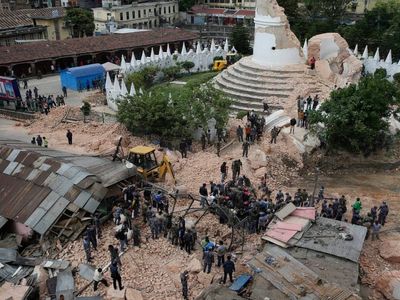 Nepal’de deprem felaketi: En az 128 kişi hayatını kaybetti