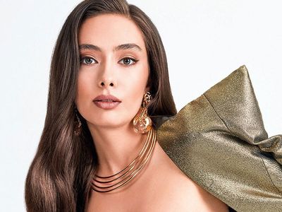 Neslihan Atagül Paylaştı Yer Yerinden Oynadı