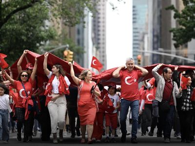 New York’ta 41. Geleneksel Türk Günü Yürüyüşü Coşkuyla Gerçekleştirildi