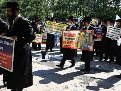 New York'ta Yahudiler İsrail'in Filistin'e Zulmünü Protesto Etti