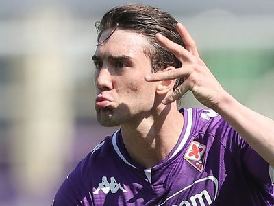 Newcastle United Dusan Vlahovic'in Transferi İçin Kesenin Ağzını Açtı!