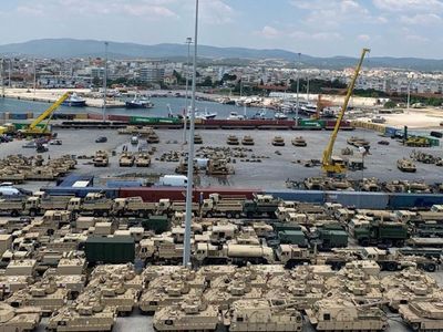 Neyin Peşindesin Amerika Sen! Türkiye Sınırına Yüzlerce Tank ve Zırhlı Araç Getirdiler