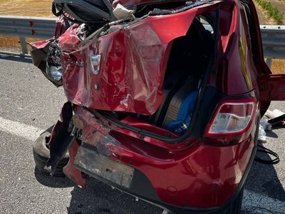 Niğde'de Tır ve Otomobil Çarpıştı: 1 Ölü, 3 Yaralı