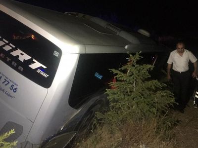 Niğde'de Yolcu Otobüsü Kaza Yaptı: 1 Ölü 10 Yaralı