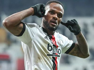 Nihat Kahveci Beşiktaş ve Cyle Larin Hakkında Yaşanan Sözleşme Krizini Anlattı!