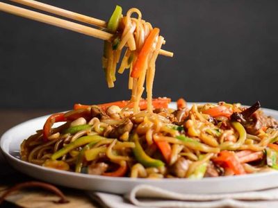 Noodle yemek zararlı mıdır? Noodle kısırlık mı yapıyor? Noodle yemenin zararları