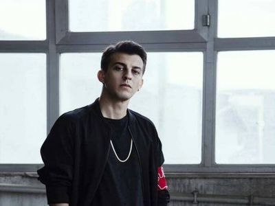 Norm Ender kimdir, nereli? Rapçi Norm Ender kaç yaşında? 100. Yıl Cumhuriyet marşı Parla sözleri
