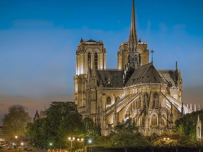 Notre Dame Katedrali Ne Zaman Yapıldı, Neden Yandı?