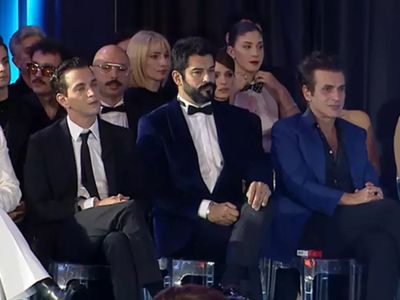 Ödül törenine damga vuran şampiyonlar ligi fotoğrafı: Icardi, Burak Özçivit ve Teoman yan yana!