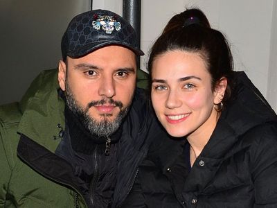 Oğluna masaj yaptıran Alişan'a tepkiler çığ gibi büyünce ünlü şarkıcıdan zehir zemberek açıklama geldi: Vah vah vah yazıklar olsun bana!