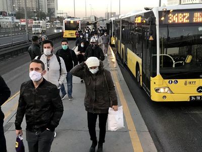 Öğrencilere bir müjde mi geliyor? Ulaşım zammının geri çekilmesi için kritik gün pazartesi!