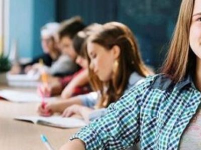 Öğrencilere destek gedli! İlkokul, ortaokul, lise ve üniversite öğrencilerine 1.611 TL para yardımı hesaplarda