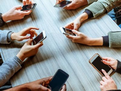 Öğrencilere müjdeli haber: Telefon ve internet desteği Resmi Gazete’de yayımlandı