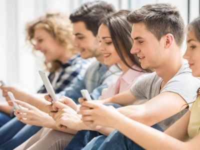 Öğrencilere vergisiz telefon, bilgisayar düzenlemesi başladı mı? Vergisiz telefon uygulaması ne zaman başlayacak, nasıl alınır?