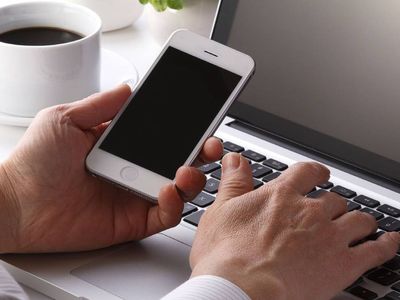 Öğrencilere vergisiz telefon satışı başladı mı, ne zaman yapılacak? 2023 ÖTV’siz telefon alma şartları neler, hangi modellerde geçerli?