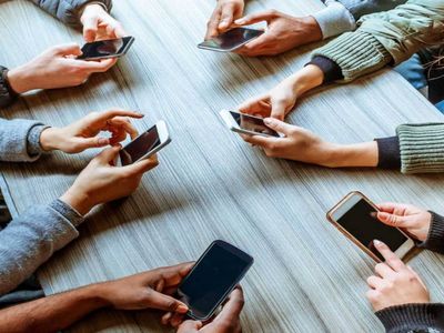 Öğrenciye vergisiz telefon ve bilgisayar ne zaman satılacak? 9500 TL altı telefon ve bilgisayar modelleri hangileri?