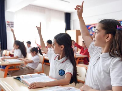 Okul kıyafetleriyle ilgili yeni karar