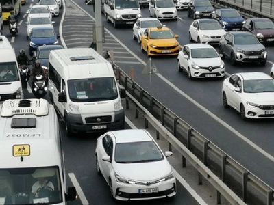 Okullar başladı trafik çilesi katlandı: İstanbul’da trafik yoğunluğu yüzde 51’i geçti