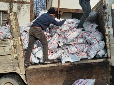 Okullara dağıtılması gereken 83 ton kömürü sattılar