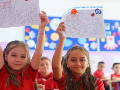 Okullarda ilk dönem sona eriyor: Karneler ne zaman, saat kaçta verilecek 2023? 15 tatil ne zaman bitecek?