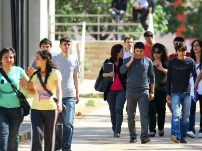 Okulu bırakmak zorunda kalan üniversiteliye müjde! Üniversite öğrencilerine af yasası geliyor