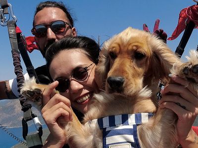 Ölüdeniz'in Eşsiz Manzarasında Köpeği  ile Yamaç Paraşütü Yaptı