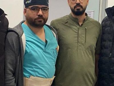 Ölüm haberini alınca iki doktoru darbetti!