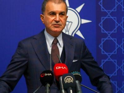 Ömer Çelik'ten Özgür Özel'e Sert Tepki: "Harbiyeliler de imam hatipler de bu ülkenin değeridir!"