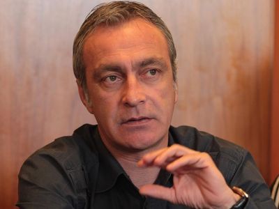 Önder Özen Kimdir?