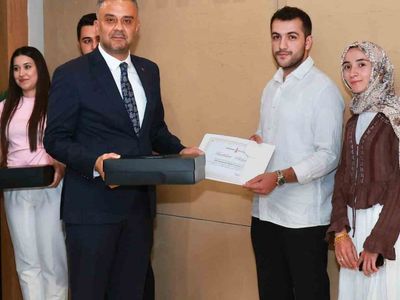 Onikişubat Belediyesi Evlilik Okulu’nun ilk mezunları sertifikalarını aldı
