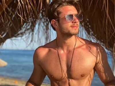 Onur Seyit Yaran kaslı vücudu ile sosyal medyayı birbirine kattı! Oyuncu yorum yağmuruna tutuldu