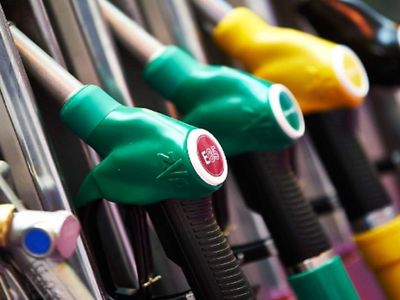 OPEC kararı sonrası akaryakıtta hareketlilik: Bu geceden itibaren fiyatlar değişti
