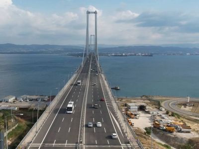 Osmangazi Köprüsü’nde korkutan dakikalar: Çok sayıda aracın tekeri aynı anda patladı