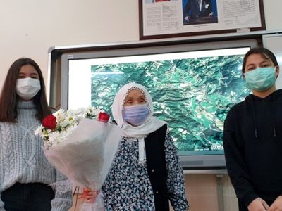 Osmaniye'de 93 Yaşındaki Kadın Hayatını Lise Öğrencilerine Anlattı