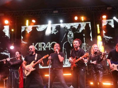 Osmaniye’de Kıraç konserine binlerce kişi akın etti