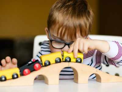 Otizm Nedir, Otizm Belirtileri Nelerdir?