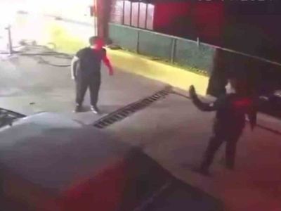 Oto yıkamacılar polislere saldırdı