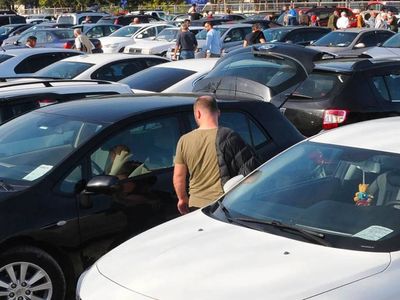 Otomobil almayı düşünenler dikkat: Kredi hamlesi sonrası değişim yaşandı