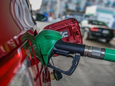 Otomobil sahiplerine müjde: Benzin, mazot ve LPG'de indirim bekleniyor!