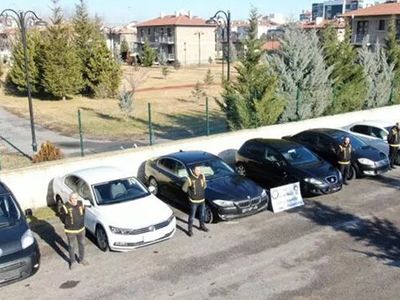 Otomobilleri Almanya'dan Çalıp Türkiye'ye Getirerek 1,5 Milyon Liralık Vurgun Yapacaklardı
