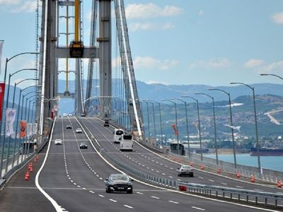 Otoyollar arefe günü ücretsiz mi? Ücretsiz yollar ve köprüler hangileri?