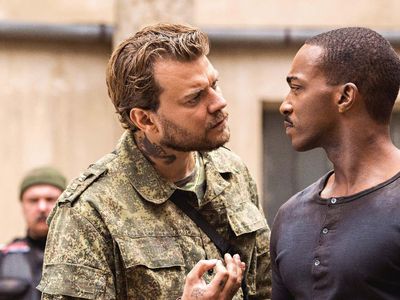 Outside the Wire film konusu ve oyuncuları