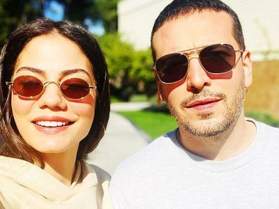 Oyuncu Demet Özdemir'in Kucak Dansı Olay Oldu!