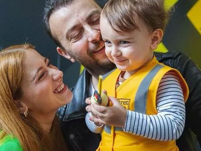 Oyuncu Hazal Kaya Aldığı Haberle Kahroldu: Sosyal Medyadan Yardım Çağrısında Bulundu