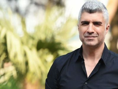 Özcan Deniz'den Sevgilisine Büyük Jest, Yapım Şirketine Baskın Yaptı