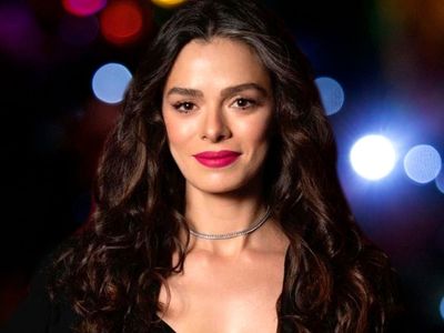Özge Özpirinçci ve Burak Yamantürk’ün kameralardan sakladığı kızları Mercan ilk defa görüntülendi