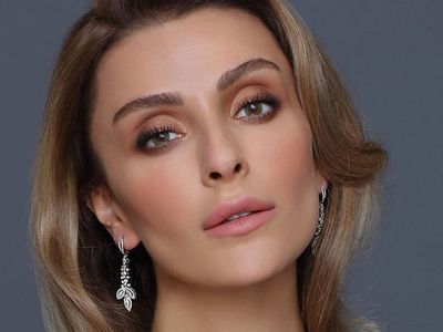 Özge Ulusoy Ameliyat Oldu!
