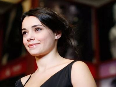 Özgü Namal kimdir, nereli ve kaç yaşında? Özgü Namal’ın eşi kim, hangi dizide oynuyor? Özgü Namal’ın son hali şaşırttı