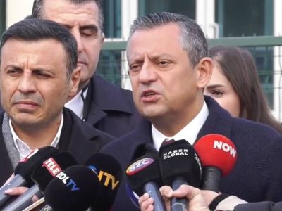 Özgür Özel, Silivri Cezaevi'nde Ahmet Özer'i ziyaret etti