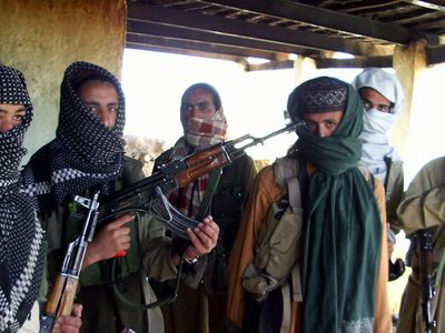 Pakistan, Afganistan’a bomba yağdırdı: Çok sayıda sivil hayatını kaybetti!